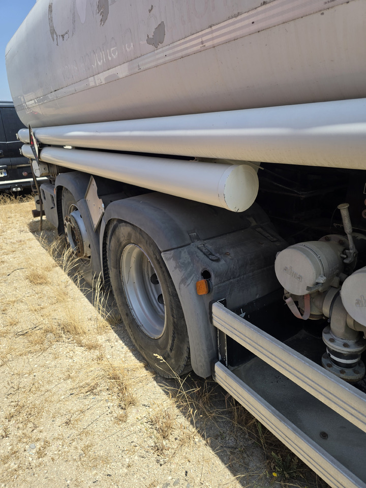 MAN TGA 26-320 - Kamion cisterna: slika 4 MAN TGA 26-320 - Kamion cisterna: slika 4