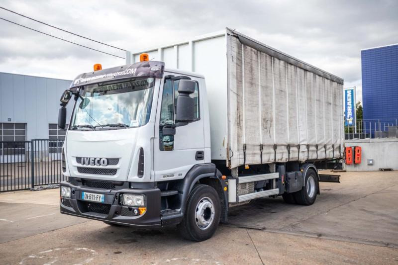 Iveco EUROCARGO 160E25 - Kamion sa ceradom: slika 1 Iveco EUROCARGO 160E25 - Kamion sa ceradom: slika 1