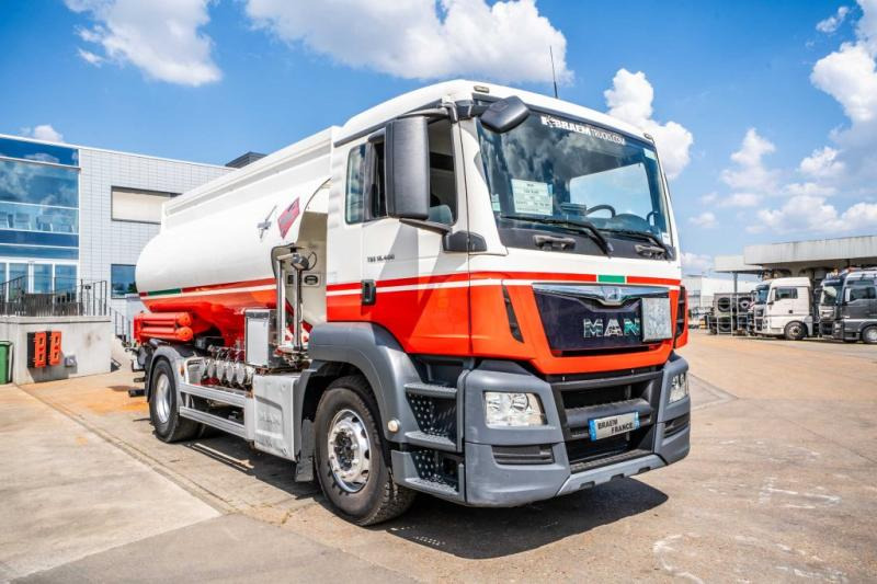 MAN TGS 18.400 BL+MAGYAR 13.500L / 5 COMP - Kamion cisterna: slika 2 MAN TGS 18.400 BL+MAGYAR 13.500L / 5 COMP - Kamion cisterna: slika 2