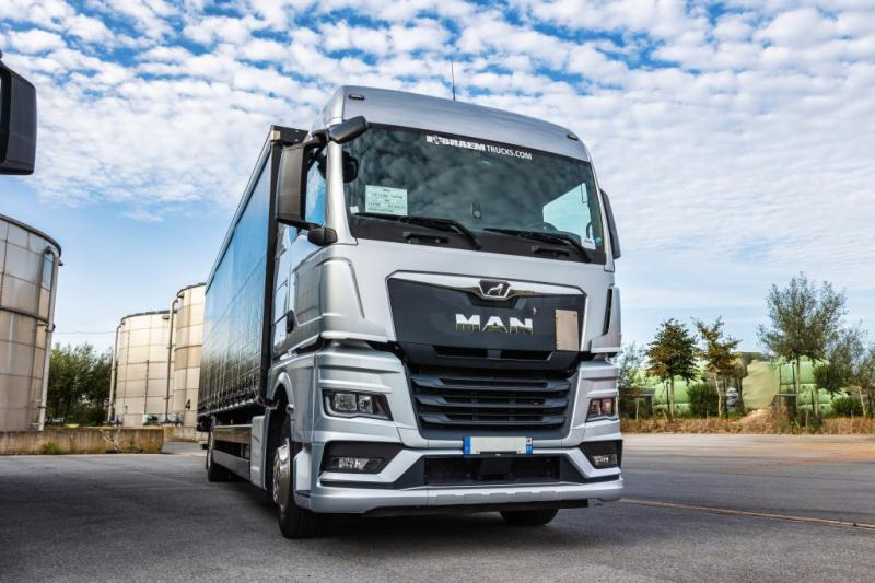 MAN TGX 18.400 XLX+HAYON - Kamion sa ceradom: slika 2 MAN TGX 18.400 XLX+HAYON - Kamion sa ceradom: slika 2