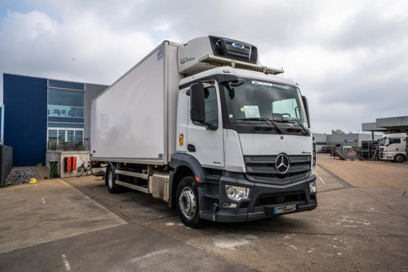 Mercedes ANTOS 1833 +CARRIER SUPRA MULTI 1250Mt+DHOLLANDIA 2.5T - Hladnjača: slika 2 Mercedes ANTOS 1833 +CARRIER SUPRA MULTI 1250Mt+DHOLLANDIA 2.5T - Hladnjača: slika 2