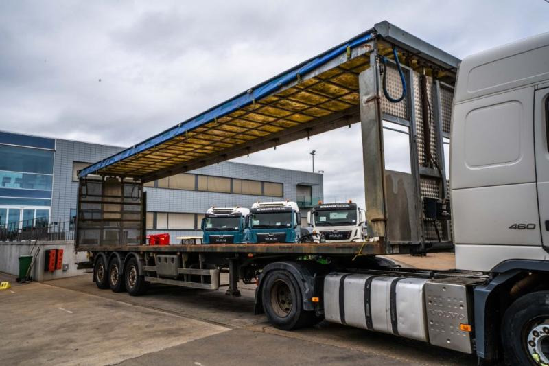 Lecitrailer VOLAILLE/GEFLÛGEL/POULTRY+TOIT REHAUSSABLE ( chariot embarquer ) - Poluprikolica: slika 2 Lecitrailer VOLAILLE/GEFLÛGEL/POULTRY+TOIT REHAUSSABLE ( chariot embarquer ) - Poluprikolica: slika 2