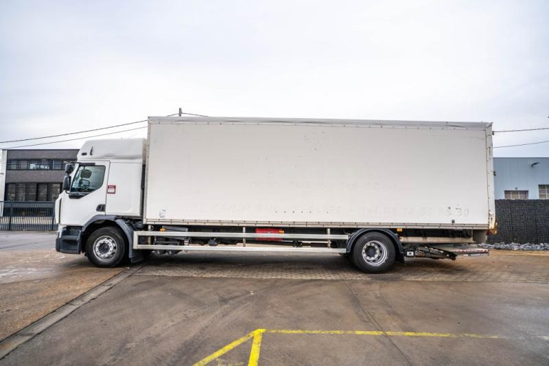 Renault D 19 280 WIDE + DHOLLANDIA 3 T. - Kamion sa zatvorenim sandukom: slika 2 Renault D 19 280 WIDE + DHOLLANDIA 3 T. - Kamion sa zatvorenim sandukom: slika 2