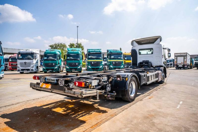 Renault D WIDE 380 DXI - Kamion za prevoz kontejnera/ Kamion sa promenjivim sandukom: slika 5 Renault D WIDE 380 DXI - Kamion za prevoz kontejnera/ Kamion sa promenjivim sandukom: slika 5