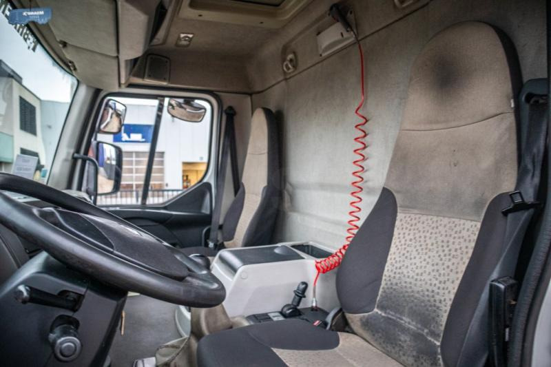 Interior photo 2: Kamion za prevoz kontejnera/ Kamion sa promenjivim sandukom Renault PREMIUM 340DXI+E5+DHOLLANDIA