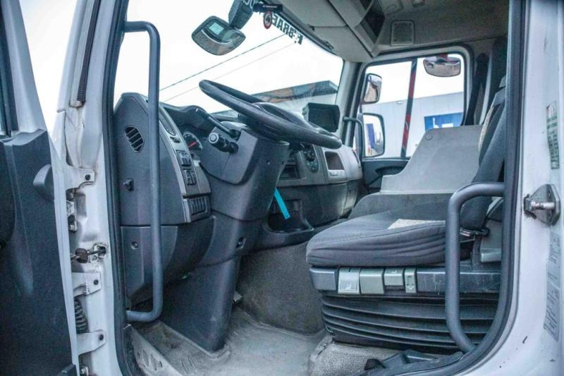 Renault PREMIUM 380 DXI-6x2 - Kamion sa zatvorenim sandukom: slika 5 Renault PREMIUM 380 DXI-6x2 - Kamion sa zatvorenim sandukom: slika 5
