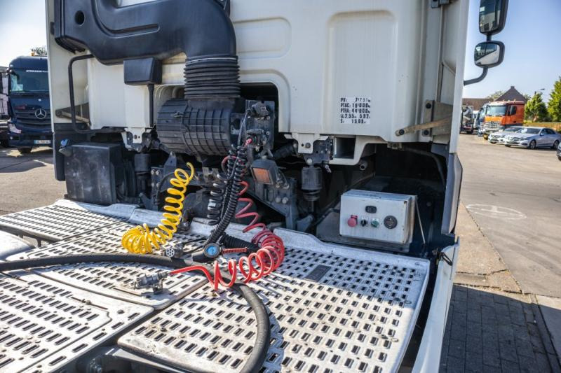 Tegljač DAF CF 85.460+INTARDER+COMPRESSEUR: slika 8 Tegljač DAF CF 85.460+INTARDER+COMPRESSEUR: slika 8