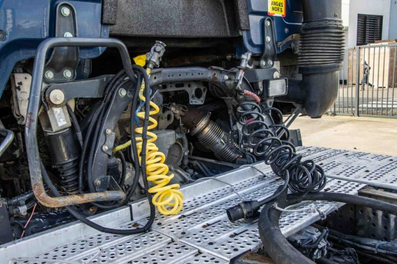 Mercedes ACTROS 1843 LS+E6+HYDRAULIQUE - Tegljač: slika 5 Mercedes ACTROS 1843 LS+E6+HYDRAULIQUE - Tegljač: slika 5