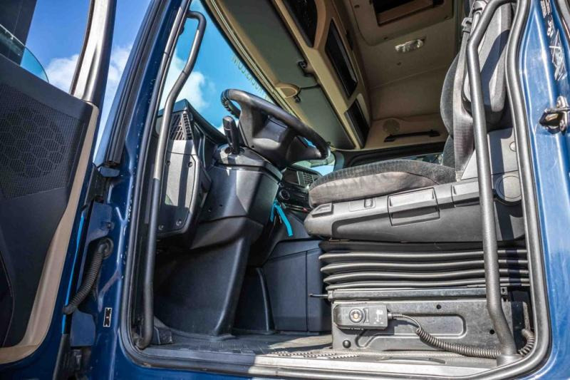 Interior photo 1: Tegljač Mercedes ACTROS 1848 LS