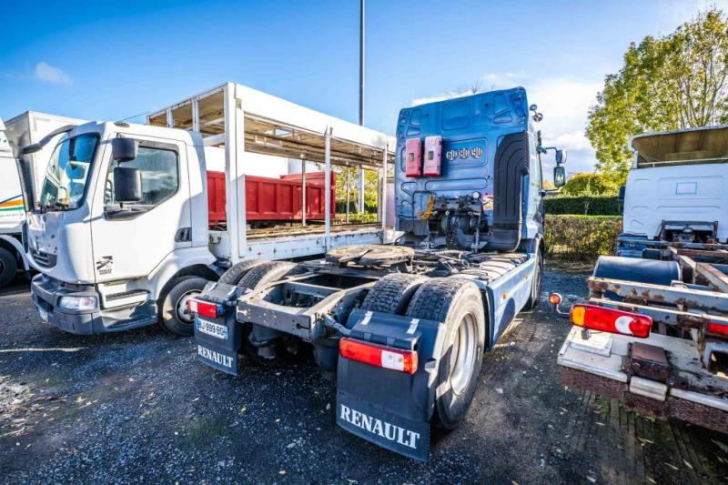 Renault PREMIUM 450 DXI+VOITH+ problème moteur - Tegljač: slika 4 Renault PREMIUM 450 DXI+VOITH+ problème moteur - Tegljač: slika 4