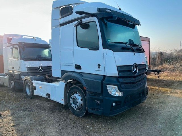 Mercedes-Benz Actros 1846 5 L-Fahrerhaus - Tegljač: slika 5 Mercedes-Benz Actros 1846 5 L-Fahrerhaus - Tegljač: slika 5