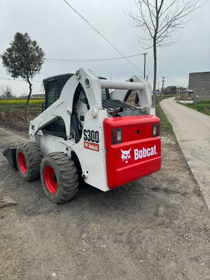 Bobcat S 300 - Mini utovarivač: slika 4 Bobcat S 300 - Mini utovarivač: slika 4