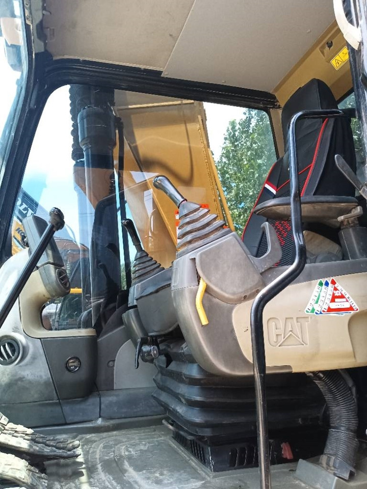CAT 320 D2 - Bager guseničar: slika 4 CAT 320 D2 - Bager guseničar: slika 4
