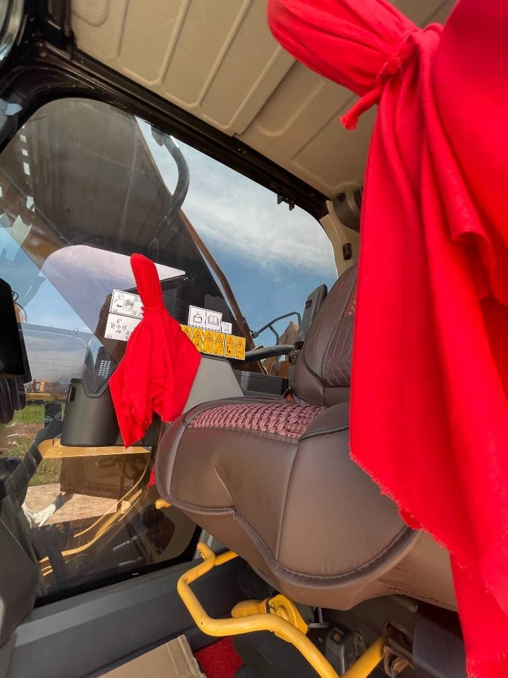 CAT 330GC - Bager guseničar: slika 2 CAT 330GC - Bager guseničar: slika 2