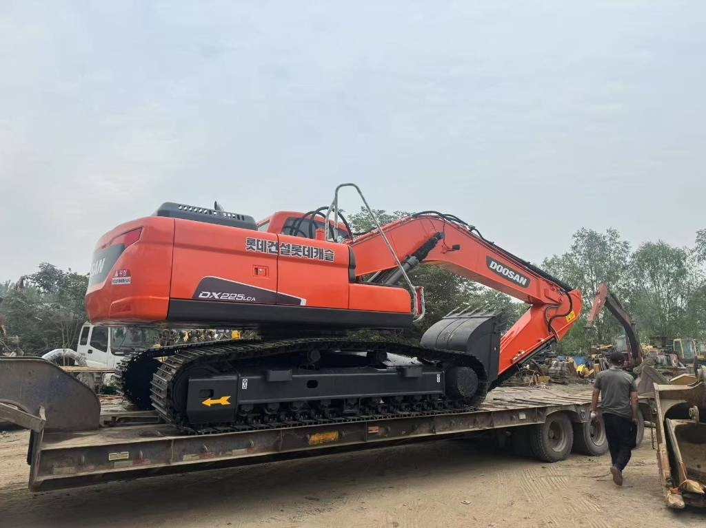 Doosan DX 225 LCA - Bager guseničar: slika 1 Doosan DX 225 LCA - Bager guseničar: slika 1