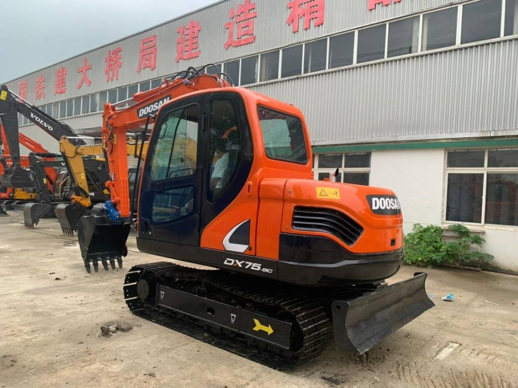 Doosan DX 75-9 C - Mini bager: slika 1 Doosan DX 75-9 C - Mini bager: slika 1