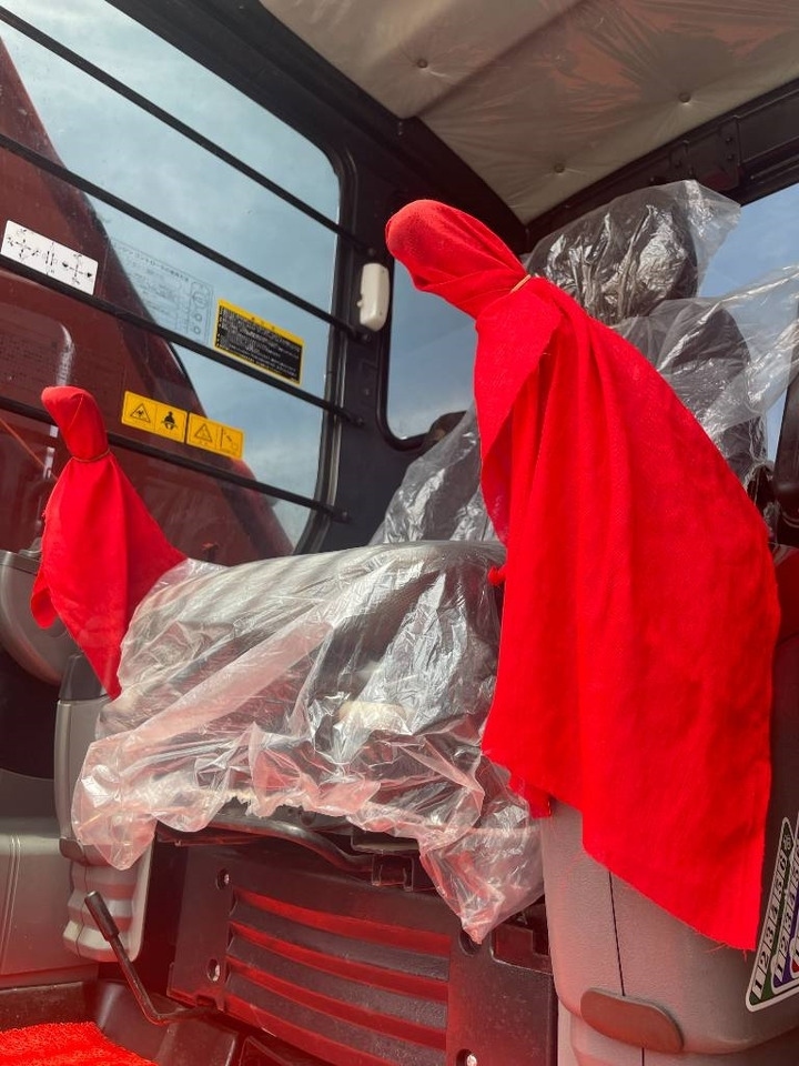 Hitachi ZX 200 - Bager guseničar: slika 2 Hitachi ZX 200 - Bager guseničar: slika 2