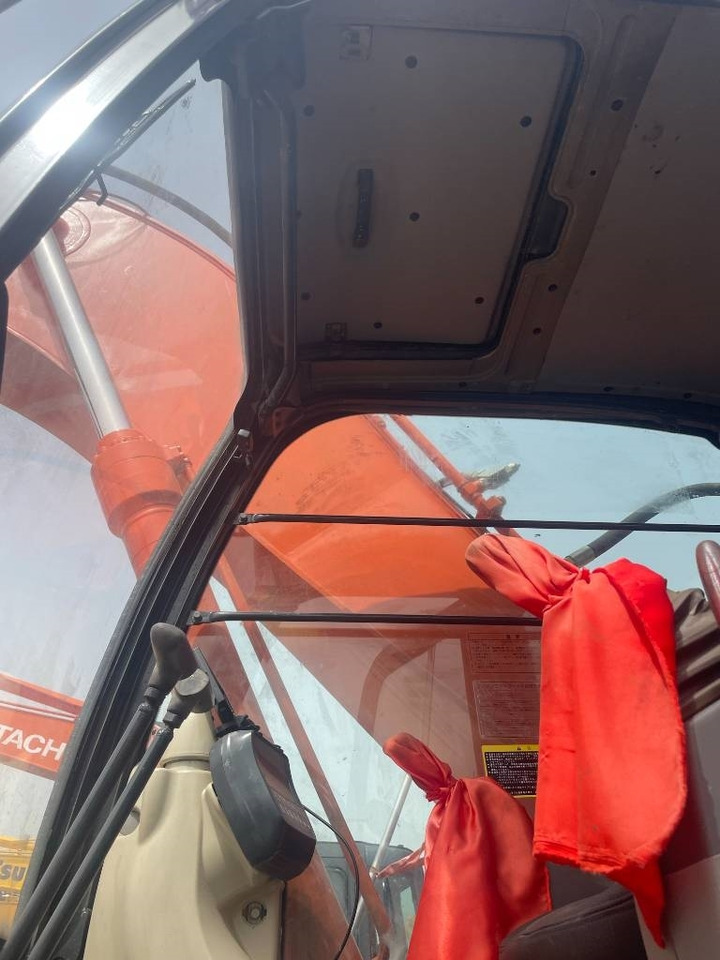 Hitachi ZX 240 - Bager guseničar: slika 5 Hitachi ZX 240 - Bager guseničar: slika 5