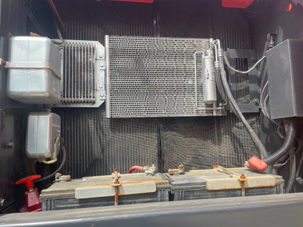 Hitachi ZX 240 - Bager guseničar: slika 3 Hitachi ZX 240 - Bager guseničar: slika 3