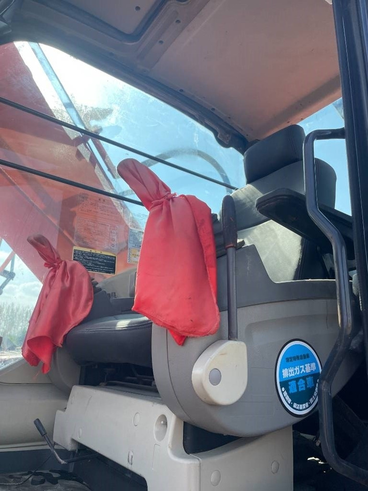 Hitachi ZX 240 - Bager guseničar: slika 2 Hitachi ZX 240 - Bager guseničar: slika 2