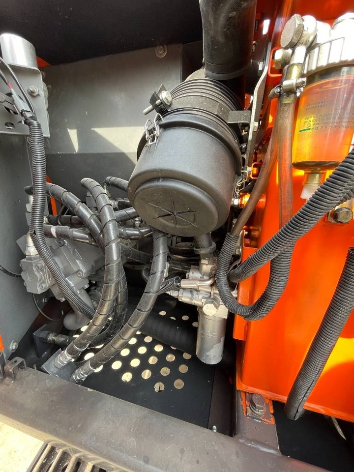 Hitachi ZX70 - Mini bager: slika 2 Hitachi ZX70 - Mini bager: slika 2