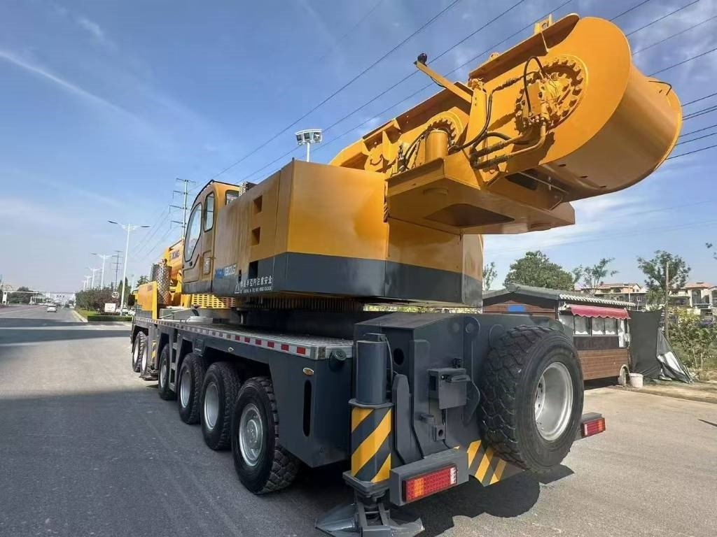 Autokran za sve terene XCMG 130K: slika 6