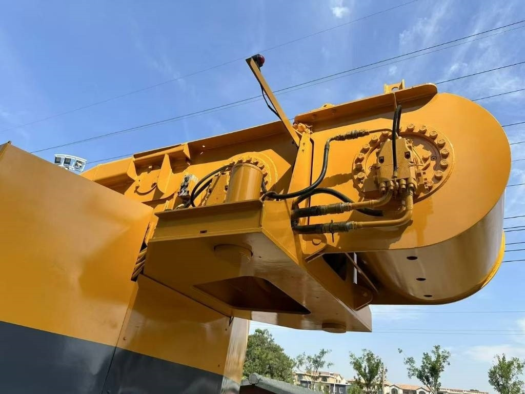XCMG 130K - Autokran za sve terene: slika 2 XCMG 130K - Autokran za sve terene: slika 2