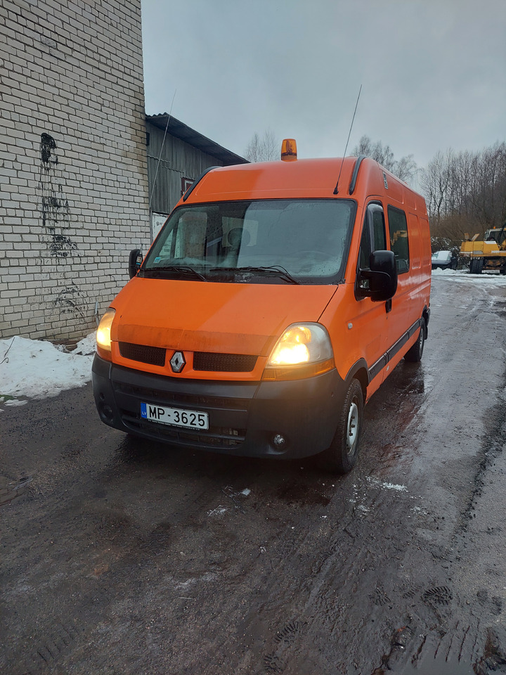 RENAULT - Dostavno vozilo sa duplom kabinom: slika 1 RENAULT - Dostavno vozilo sa duplom kabinom: slika 1