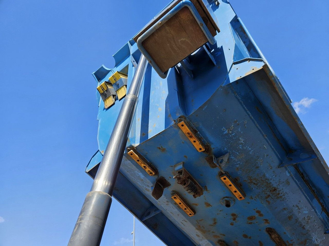 Scania R420 8x4 - Tipper - full spring - 2007 year - Istovarivač: slika 4 Scania R420 8x4 - Tipper - full spring - 2007 year - Istovarivač: slika 4