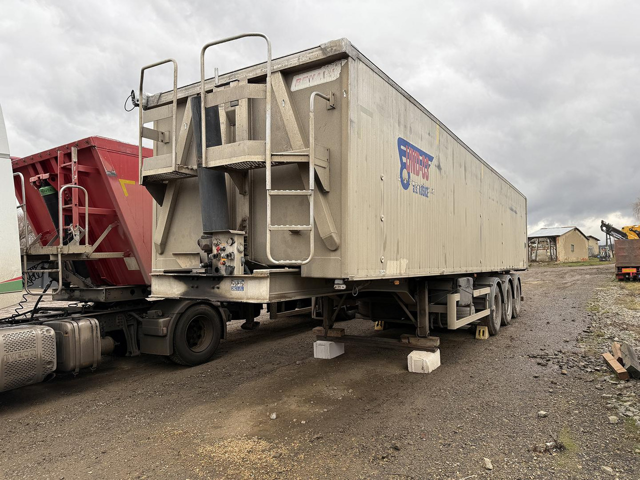 Benalu OZ, 4180/II, Sklápací hliníkový náves - Poluprikolica istovarivača: slika 4 Benalu OZ, 4180/II, Sklápací hliníkový náves - Poluprikolica istovarivača: slika 4