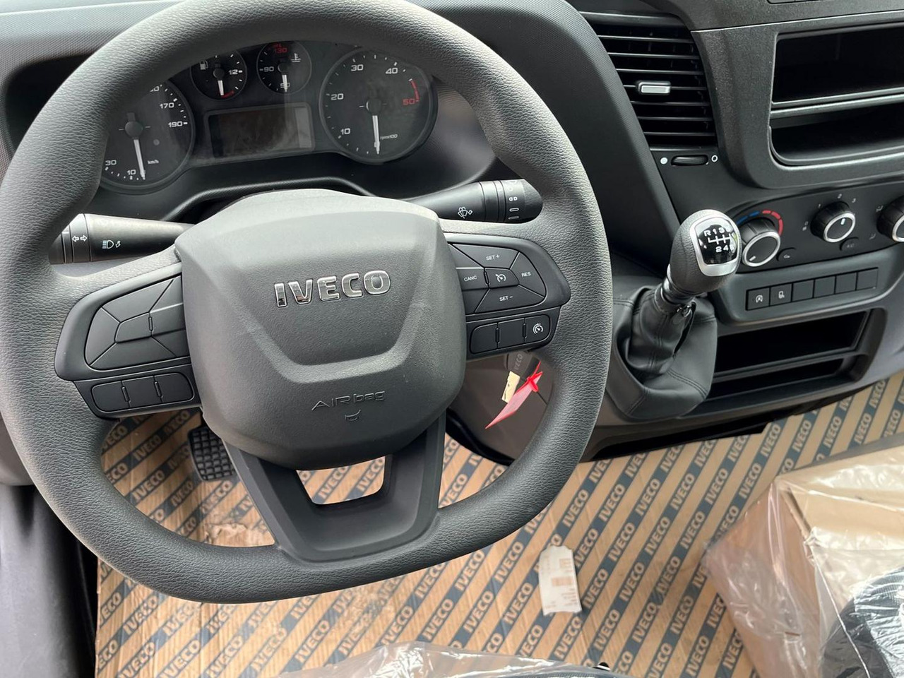 Iveco DAILY VAN, 2,3D 156k, 35S16 V - Furgon: slika 4 Iveco DAILY VAN, 2,3D 156k, 35S16 V - Furgon: slika 4