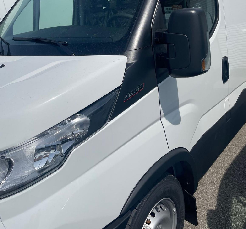 Iveco DAILY VAN, 3.0 D 176k, 35S18H V Evolution H2 - Furgon: slika 3 Iveco DAILY VAN, 3.0 D 176k, 35S18H V Evolution H2 - Furgon: slika 3