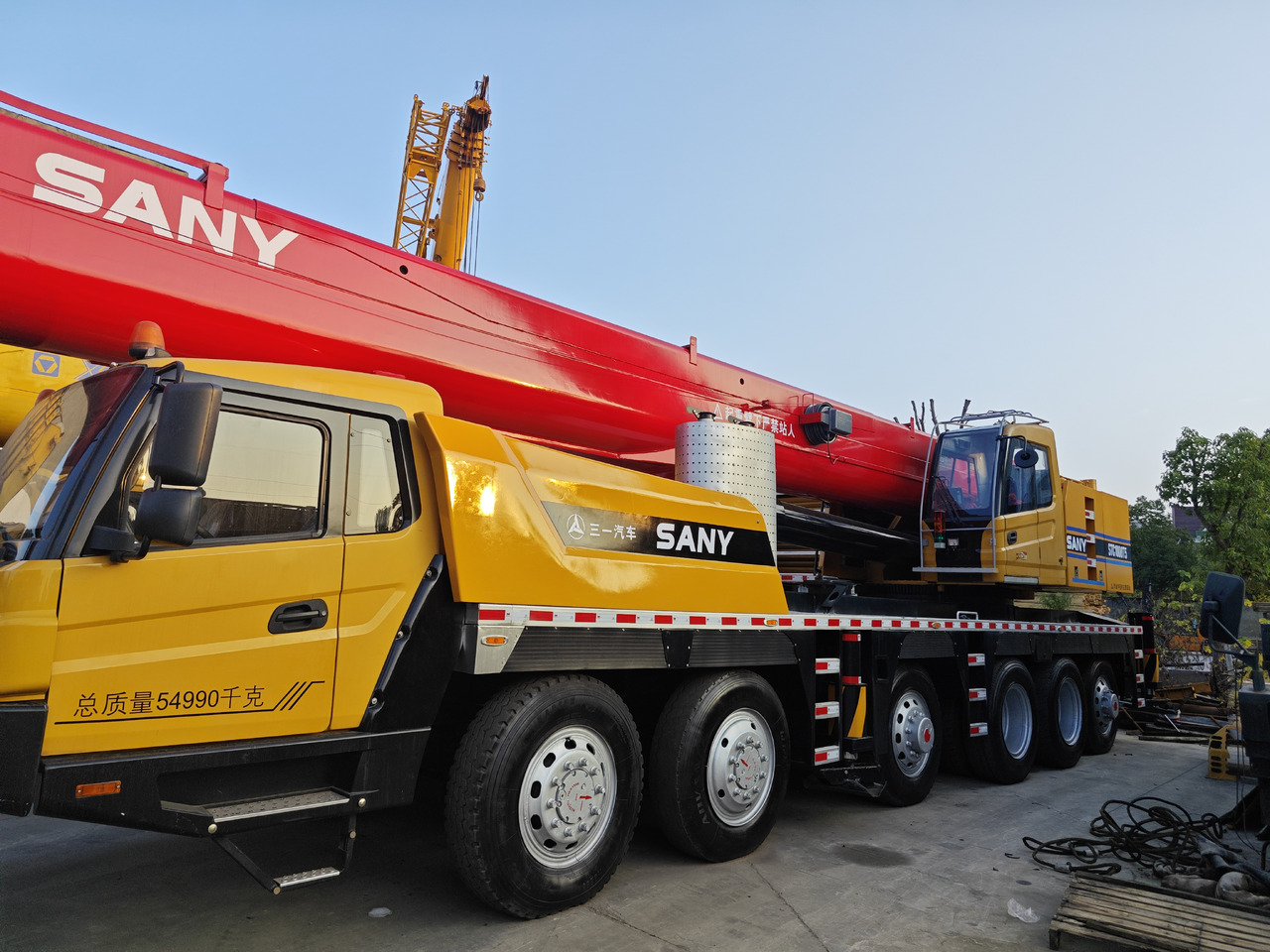 SANY STC1000 100TON TRUCK CRANE - Autokran za sve terene: slika 2 SANY STC1000 100TON TRUCK CRANE - Autokran za sve terene: slika 2