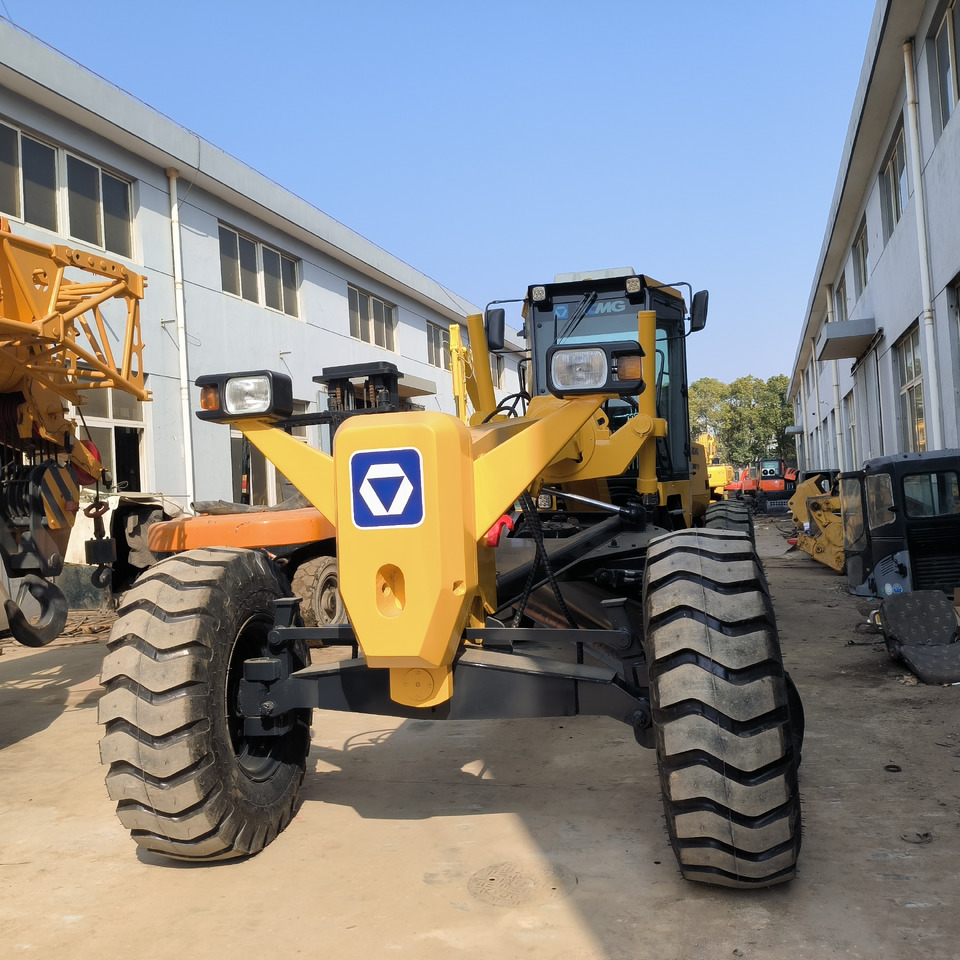 XCMG GR180 MOTOR GRADER - Grejder: slika 2 XCMG GR180 MOTOR GRADER - Grejder: slika 2