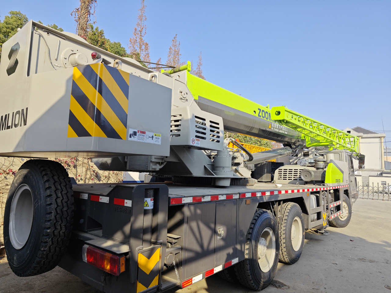 ZOOMLION ZTC250V 25TON - Pokretni kran: slika 2 ZOOMLION ZTC250V 25TON - Pokretni kran: slika 2