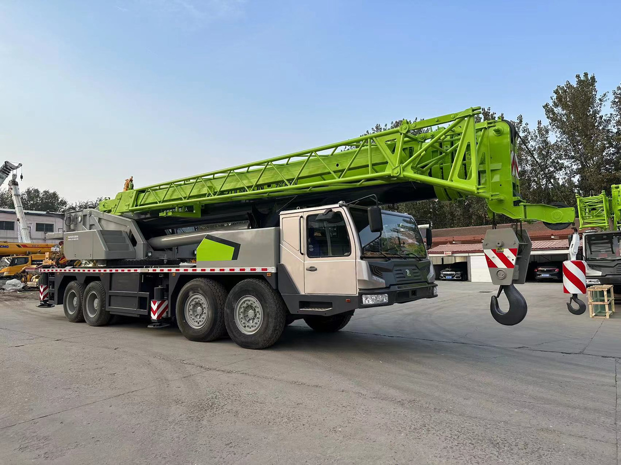 Zoomlion ZTC800V Used 80ton trcuk crane - Pokretni kran: slika 1 Zoomlion ZTC800V Used 80ton trcuk crane - Pokretni kran: slika 1