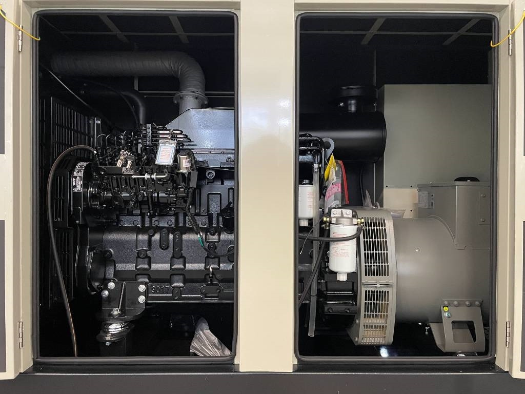 Set generatora novi Cummins 6CTA8.3-G1 - 200 kVA Generator - DPX-19839: slika 11 Set generatora novi Cummins 6CTA8.3-G1 - 200 kVA Generator - DPX-19839: slika 11