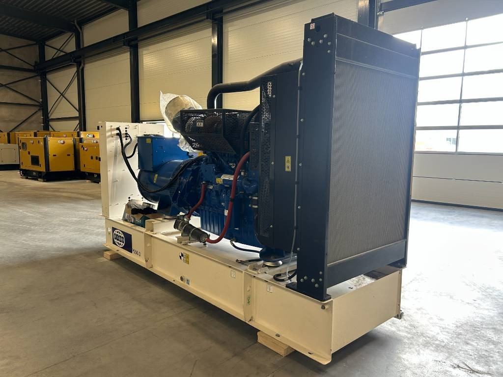 FG Wilson P550-3 - 550 kVA Open Genset - DPX-16020-O - Set generatora: slika 3 FG Wilson P550-3 - 550 kVA Open Genset - DPX-16020-O - Set generatora: slika 3