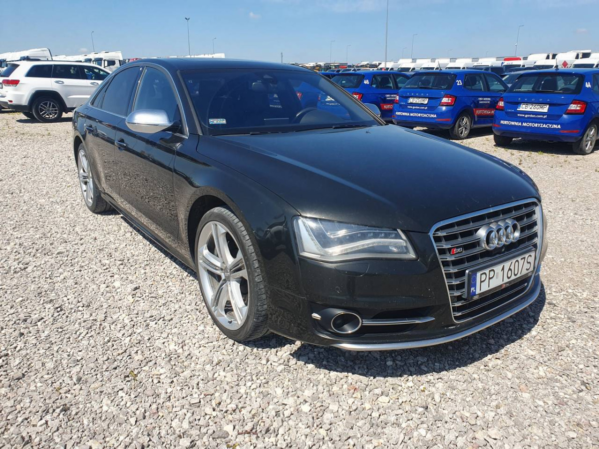 AUDI S8 SEDAN - Limuzina: slika 1 AUDI S8 SEDAN - Limuzina: slika 1