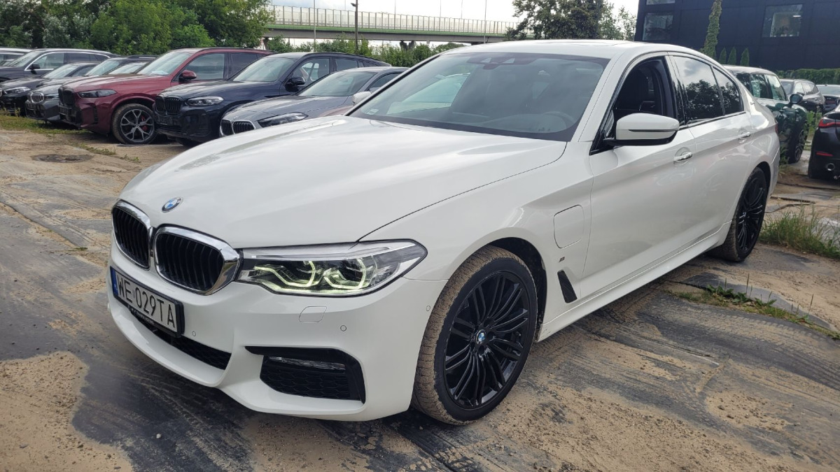 BMW 530e iPerformance M Sport SEDAN - Limuzina: slika 2 BMW 530e iPerformance M Sport SEDAN - Limuzina: slika 2