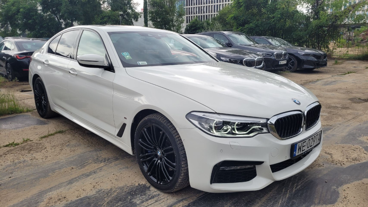 BMW 530e iPerformance M Sport SEDAN - Limuzina: slika 1 BMW 530e iPerformance M Sport SEDAN - Limuzina: slika 1