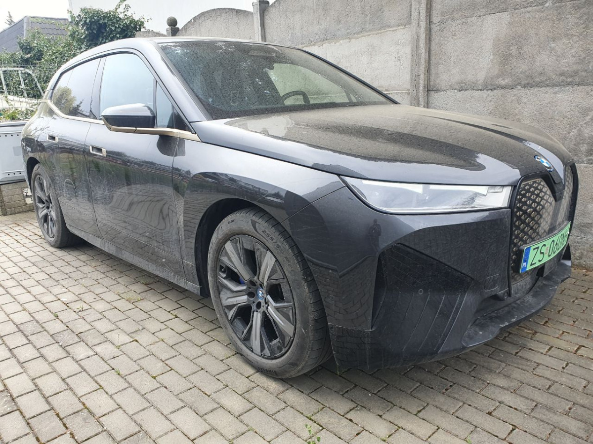 BMW iX XDRIVE40 SUV - SUVSUV: slika 1 BMW iX XDRIVE40 SUV - SUVSUV: slika 1