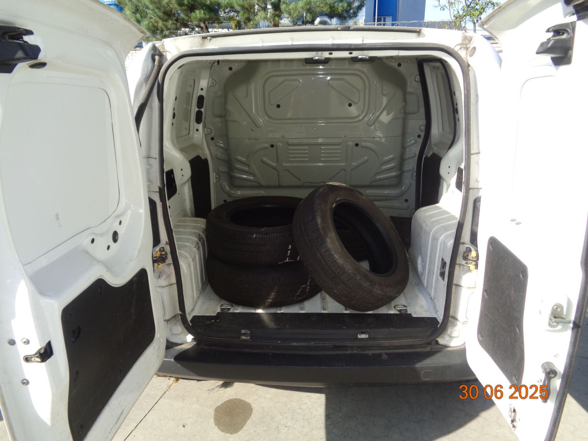 FIAT FIORINO FURGON BLASZAK - Furgon: slika 5 FIAT FIORINO FURGON BLASZAK - Furgon: slika 5