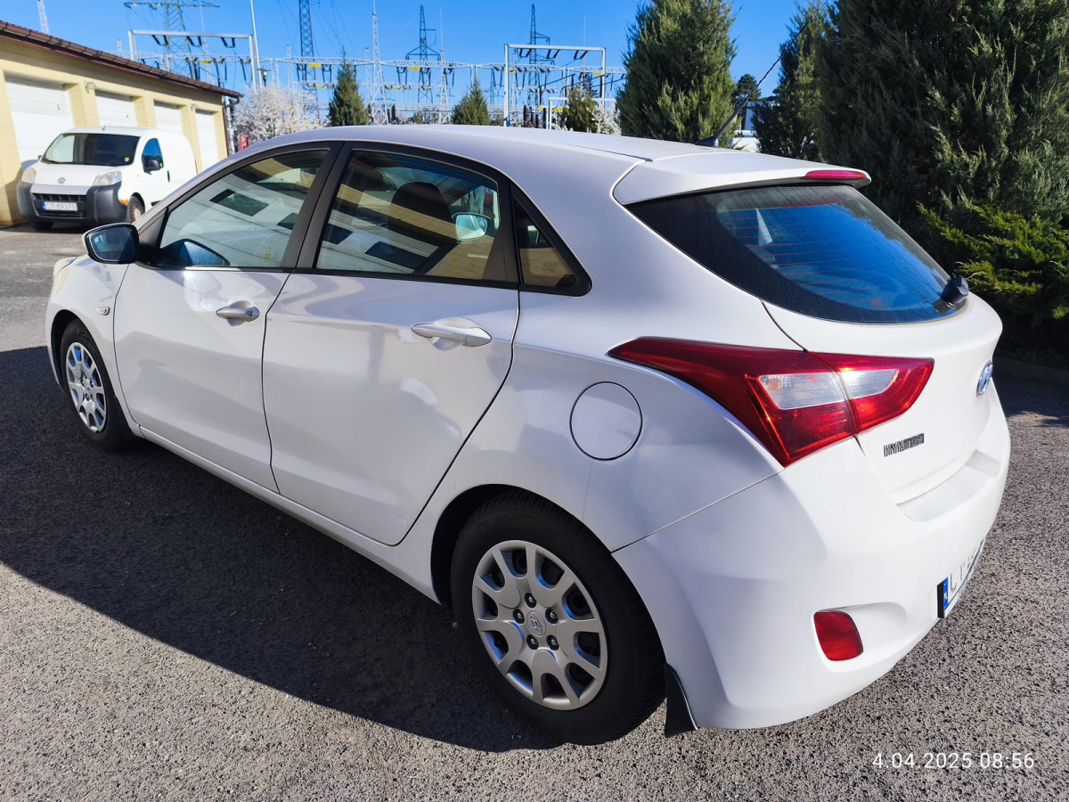 HYUNDAI I30 HATCHBACK - Hečbek: slika 4 HYUNDAI I30 HATCHBACK - Hečbek: slika 4