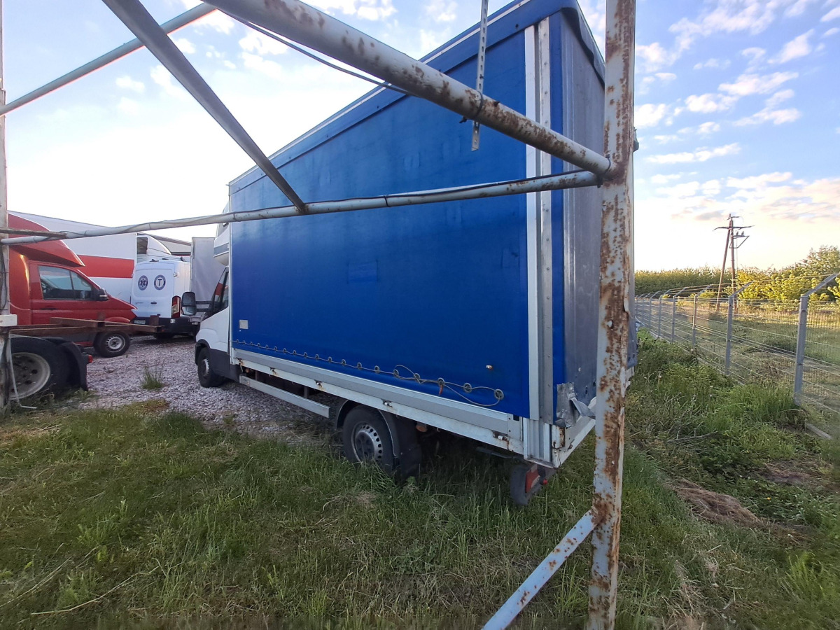 IVECO 35S18 PLANDEKA - Dostavno vozilo sa ceradom: slika 5 IVECO 35S18 PLANDEKA - Dostavno vozilo sa ceradom: slika 5