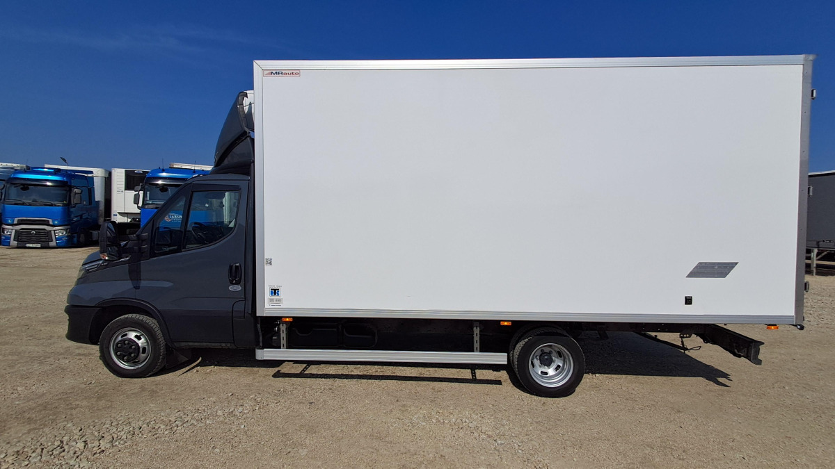 IVECO DAILY 50C18 CHŁODNIA Z AGREGATEM - Hladnjača: slika 4 IVECO DAILY 50C18 CHŁODNIA Z AGREGATEM - Hladnjača: slika 4