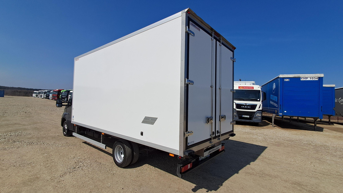 IVECO DAILY 50C18 CHŁODNIA Z AGREGATEM - Hladnjača: slika 5 IVECO DAILY 50C18 CHŁODNIA Z AGREGATEM - Hladnjača: slika 5