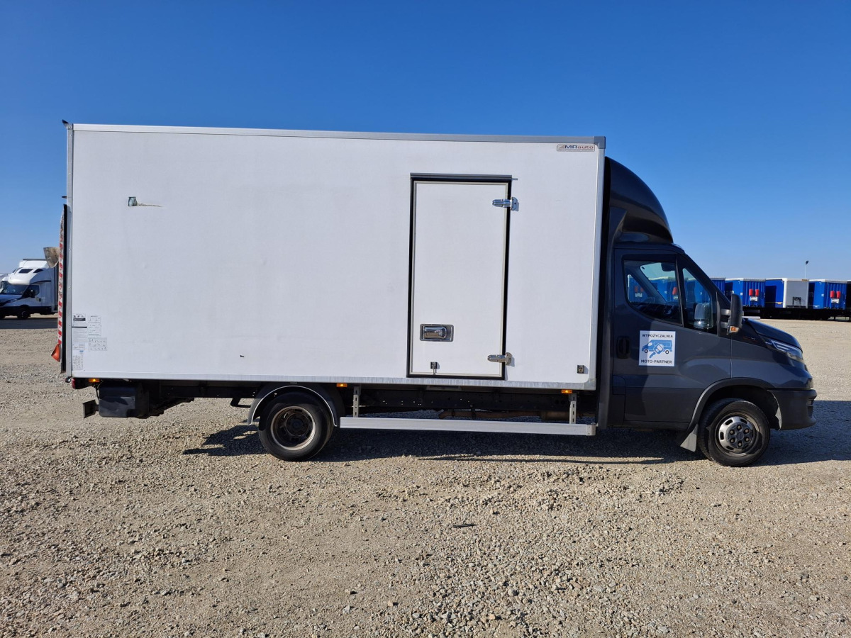 IVECO DAILY 50C18 KONTENER Z WINDĄ - Kamion sa zatvorenim sandukom: slika 4 IVECO DAILY 50C18 KONTENER Z WINDĄ - Kamion sa zatvorenim sandukom: slika 4
