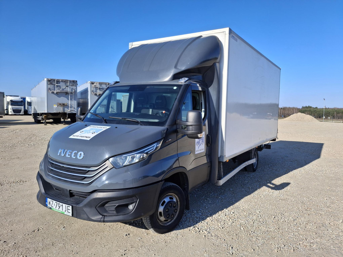IVECO DAILY 50C18 KONTENER Z WINDĄ - Kamion sa zatvorenim sandukom: slika 2 IVECO DAILY 50C18 KONTENER Z WINDĄ - Kamion sa zatvorenim sandukom: slika 2