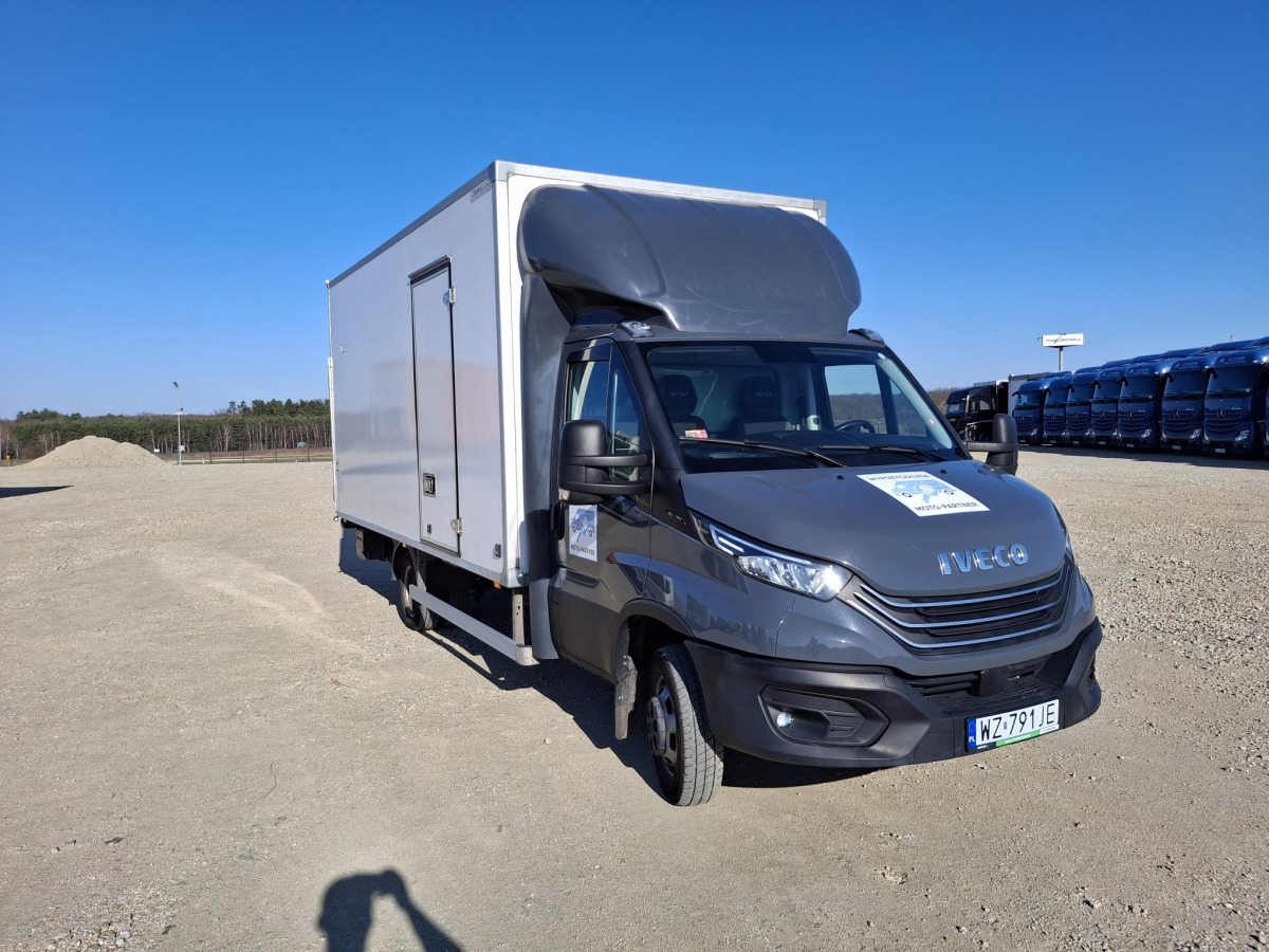 IVECO DAILY 50C18 KONTENER Z WINDĄ - Kamion sa zatvorenim sandukom: slika 1 IVECO DAILY 50C18 KONTENER Z WINDĄ - Kamion sa zatvorenim sandukom: slika 1